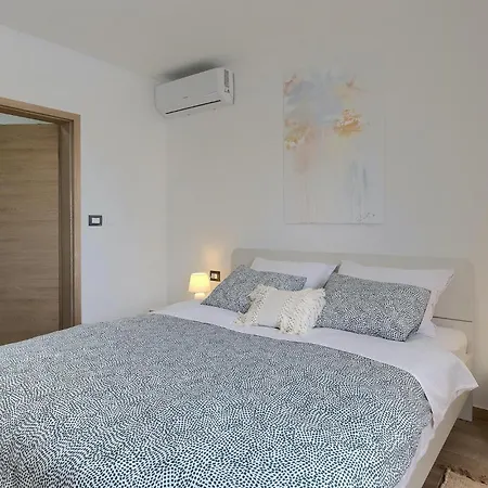 Nyaraló My Hana Póla