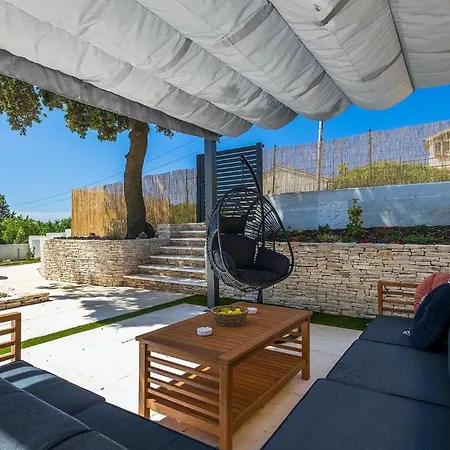 Nyaraló My Hana Póla