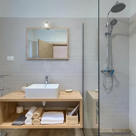 Amazing In With 4 Bedrooms