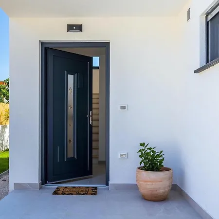 Holiday home Amazing In With 4 Bedrooms