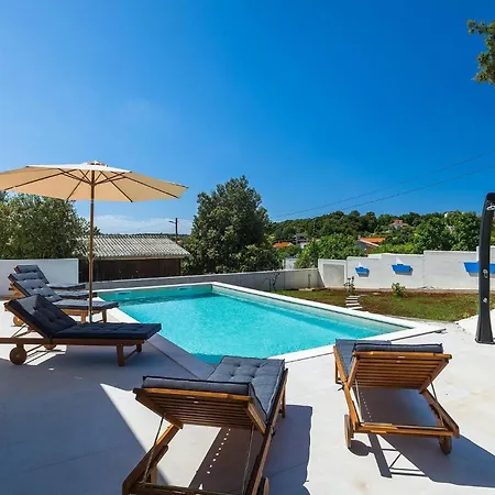 Holiday home Amazing In With 4 Bedrooms